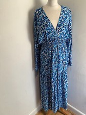 Finery midi maxi tea dress Size 22 VGC floral pattern print smocked blue A line