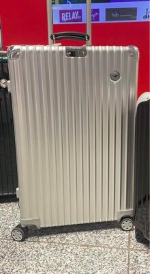 RIMOWA x Lufthansa 61L Silver 4-wheels Carry Case Suitcase travel