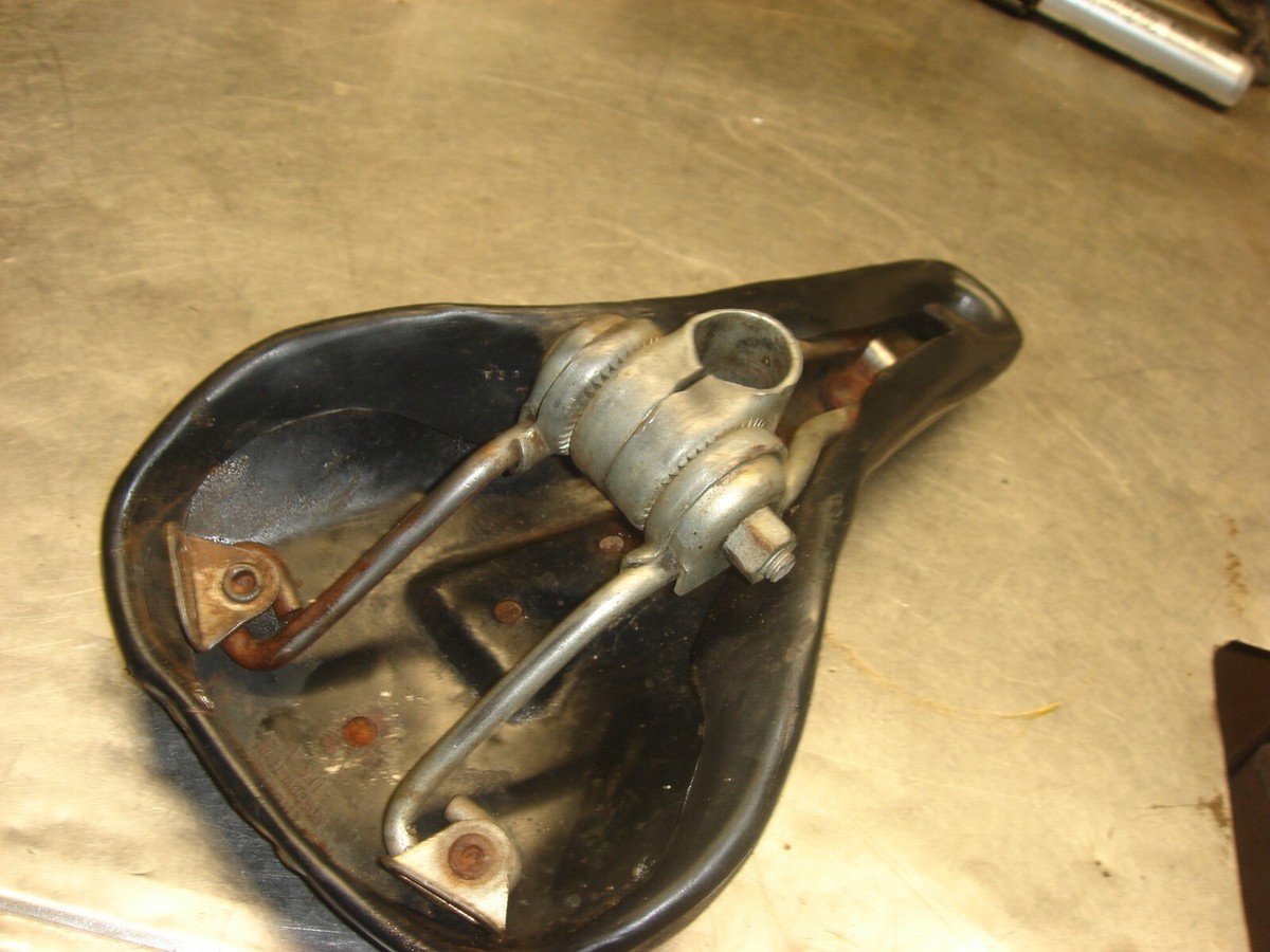 Panneau latéral pour Toyota Land Cruiser J7 2.4 TD 86 CH Diesel 63 KW Panneau latéral pour Toyota Land Cruiser J7 2.4 TD 86 CH Diesel 63 KW