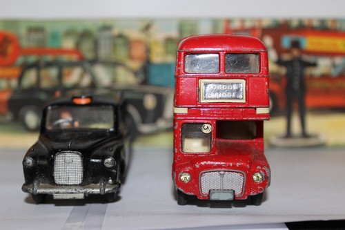1964-68 Boxed Corgi 35 London Passenger Transport Set Complete - Picture 4 of 15