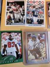 Alge Crumpler Signed 2001 Topps Card Lot. Atlanta Falcons , Tennessee Titans