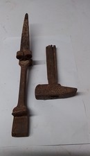 Antico Incudine Battifalce   In Ferro Battuto Piu Martello 