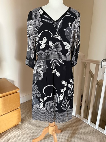 Per Una M&S Dress New Size 14 Black Floral 3/4 Sleeves Tie Waist Knee Length - Picture 18 of 24
