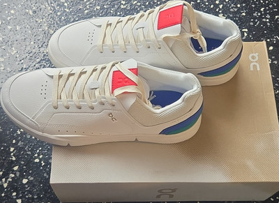 On THE ROGER Centre Court Women s Low Top Sneakers White/Emerald 48-98495