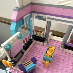 LEGO Friends Butterfly Beauty Shop 3187 221 pcs Complete Set w/ Emma & Sarah