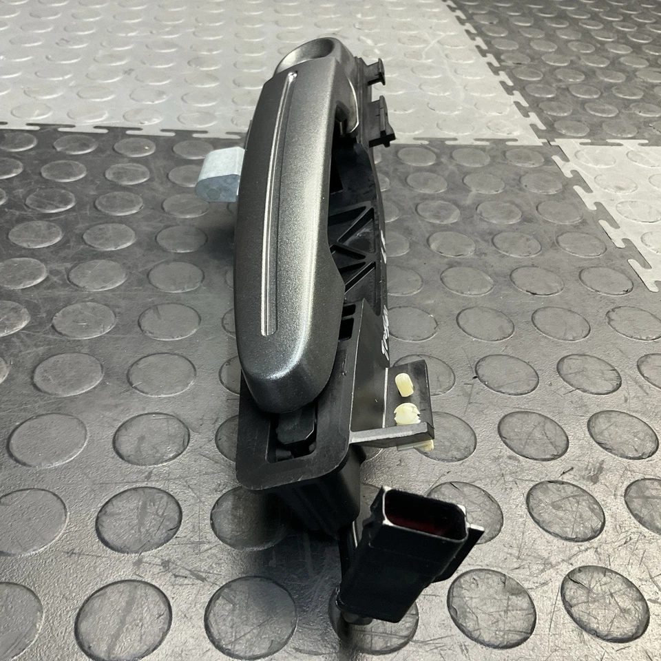 Conjunto de manija de puerta exterior del lado del conductor delantero izquierdo Ford Taurus 2010-2012 OEM Foto 4 de 4