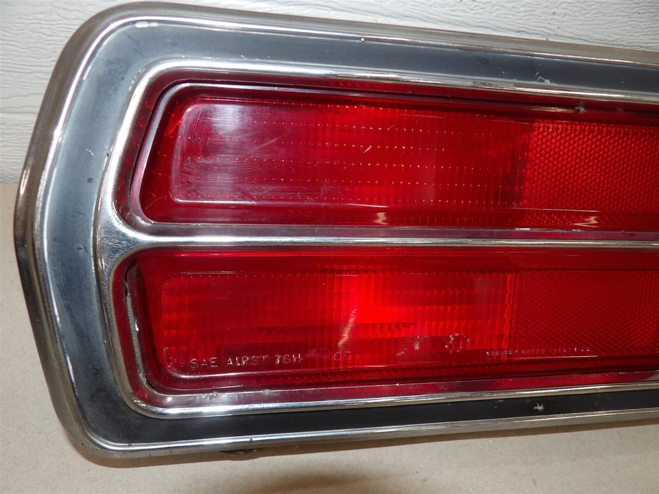 LH DRIVERS SIDE TAILLIGHT LAMP ASSEMBLY PLYMOUTH VOLARE 1976-1977 CUSTOM PREMIER - Image 2 of 4
