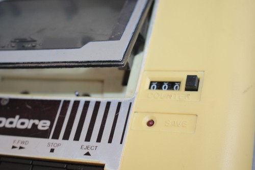 Commodore C2N Kassettenbandantrieb (NICHT GETESTET) nur für Teile - Bild 9 von 16