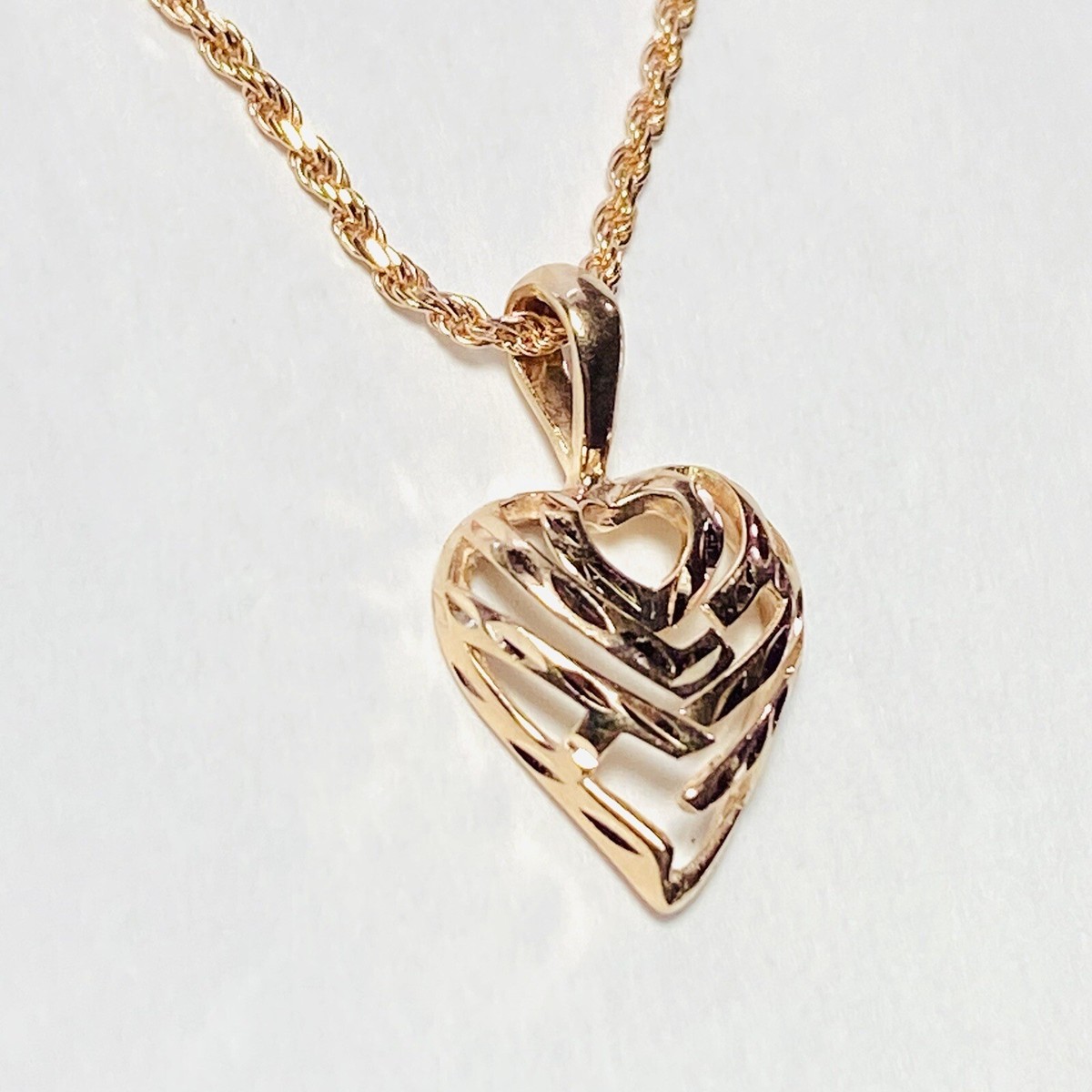 Maui Divers Jewelry 14kハートトップのみ Maui Divers 14K Rose Gold Aloha Heart 12mm Pendant 18