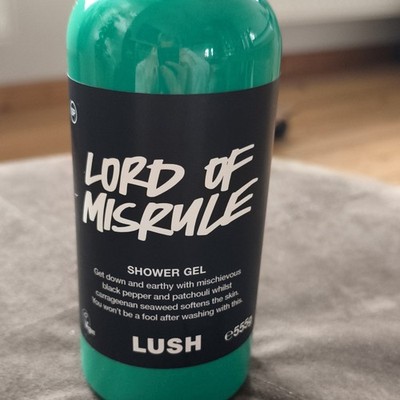 LUSH Lord of Misrule Duschgel Gel 555 g, Patschuli, Vanille, abgelaufen 