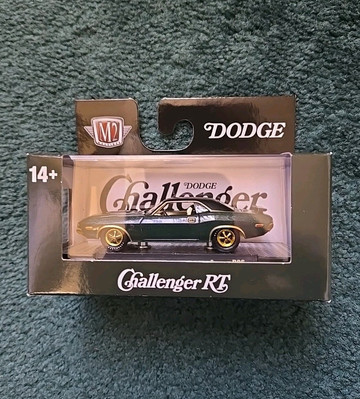 M2 Machines Dodge 1970 Dodge Challenger R/T Hemi Gold  Chase 750 Release 