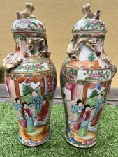 SUPERB 19thC JAPANESE IMARI LIDDED VASES WITH DRAGON, FIGURES & FOO DOGS c1890s
