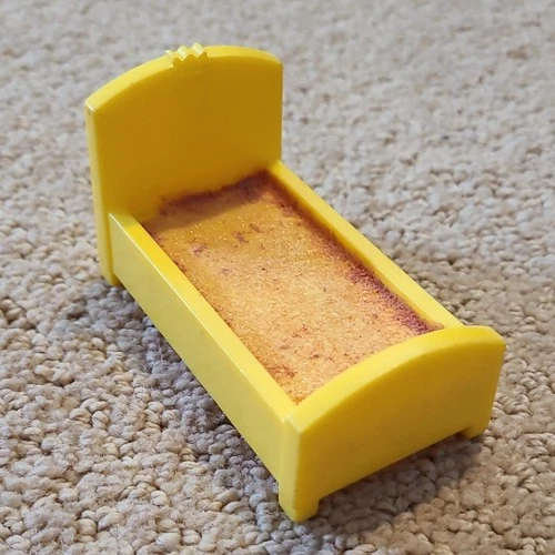 Fisher-Price Little People Yellow Bed Vintage Toy 1970 royal castle