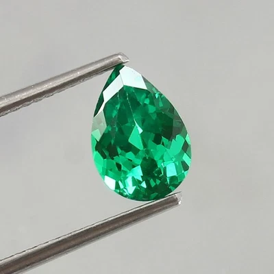 Fine Quality Hydrothermal Colombian Emerald Pear Loose Gemstone Cut 11x8 MM - Image 1 of 4