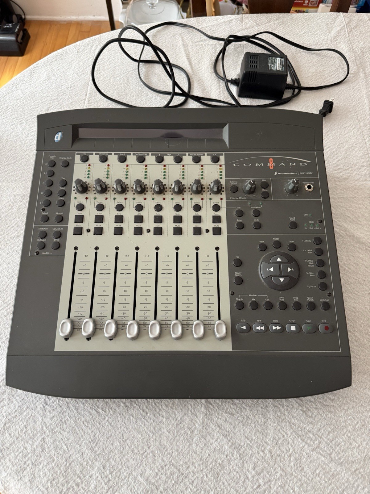 Digidesign Command 8 Focusrite Pro Tools Control Surface