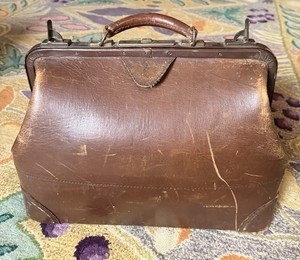 Antique Brown Ox Leather  Gladstone/Doctors Bag