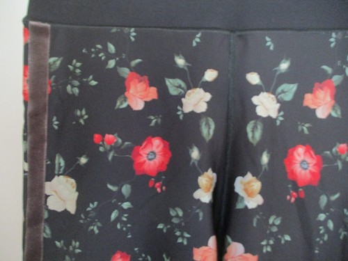 ULTRACOR BLACK BOTANICAL FLORAL HIGH WAIST SLIM FIT TO ANKLE LEGGINGS, SIZE S/M - Picture 3 of 9
