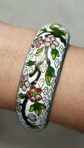 Vintage Chinese White Cloisonne Wide Floral Bangle Bracelet