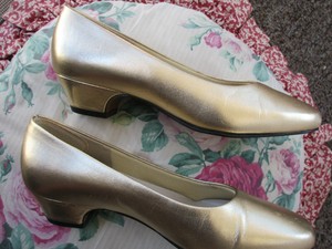 easy street gold shoes