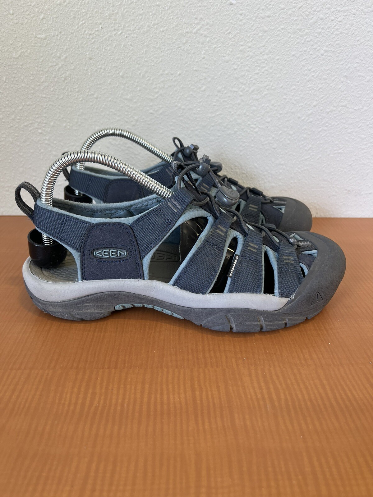 Sandalias Trail Keen Newport H2 para mujer talla 9,5 azul agua