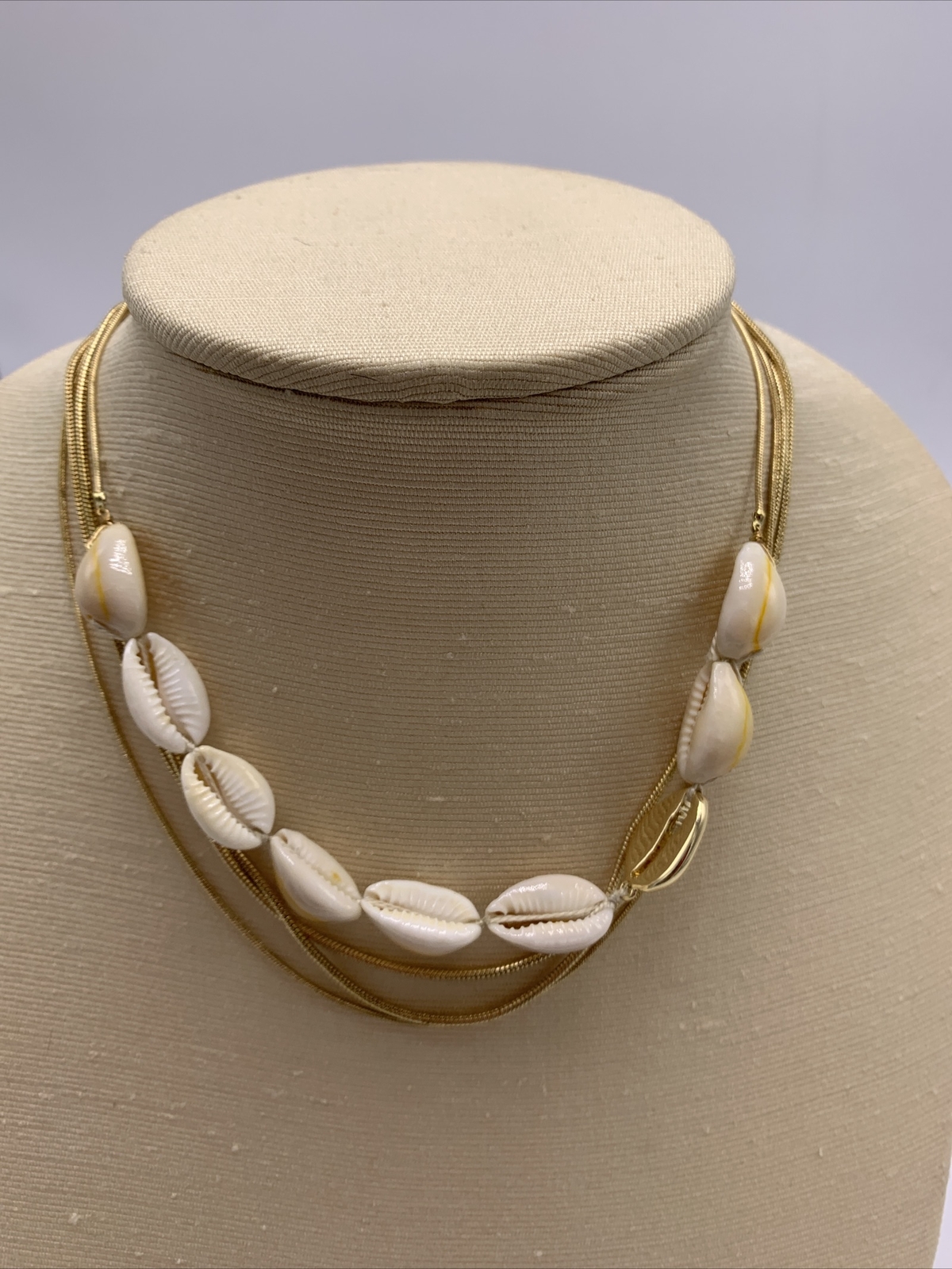 Sample Rebecca Minkoff  shell gold tone shell  choker 17” necklace JR17