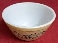 Vintage PYREX Homestead No. 401 750 ml Small Mixing Nesting Bowl