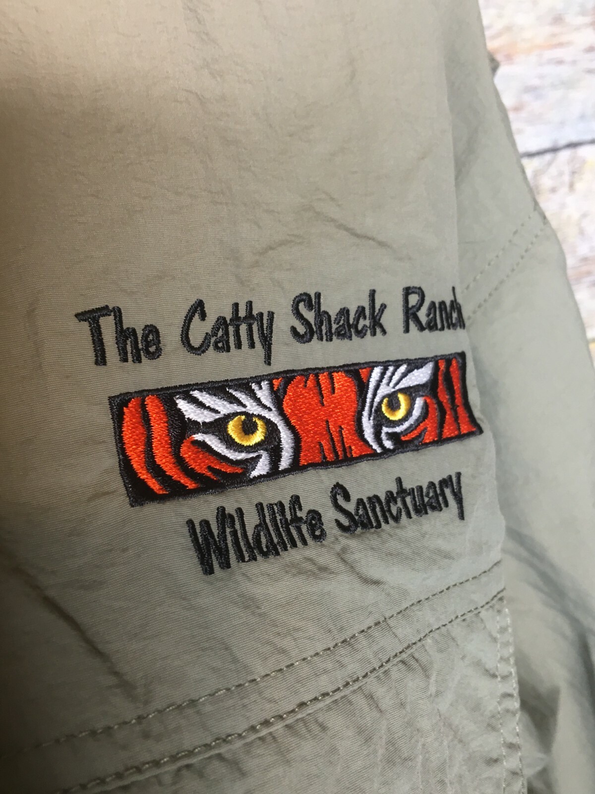 Mens Rugged Earth outfitters long sleeve shirt size XL Olive green