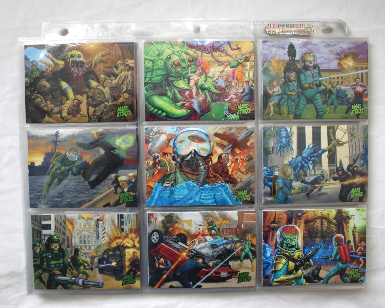 2013 Topps Mars Attacks Invasion 95 Card Complete Base Set in 9-Pocket Pages