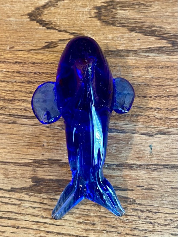 VINTAGE COBALT BLUE ART GLASS DOLPHIN FIGURINE