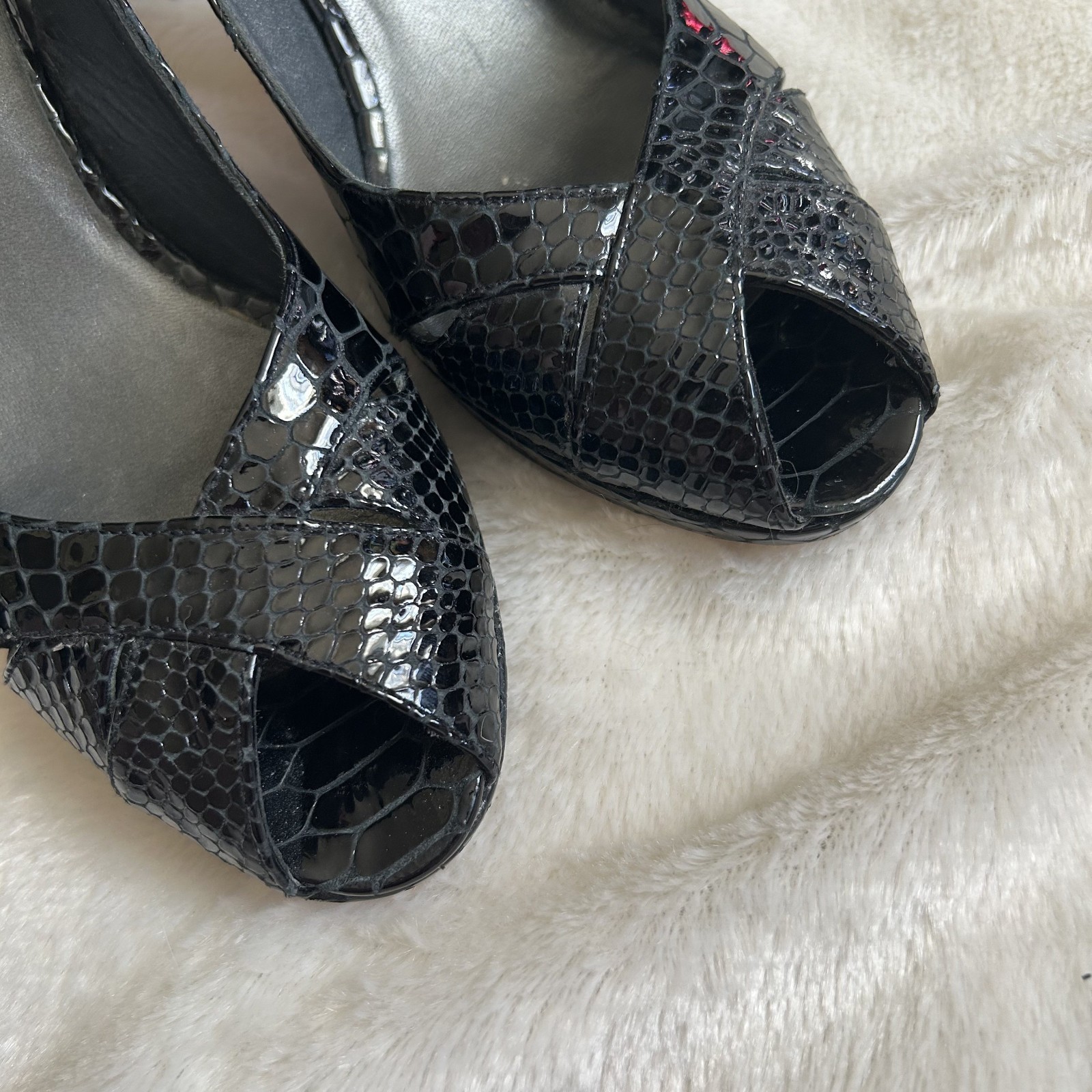 Stuart Weitzman black python embossed leather pee… - image 3