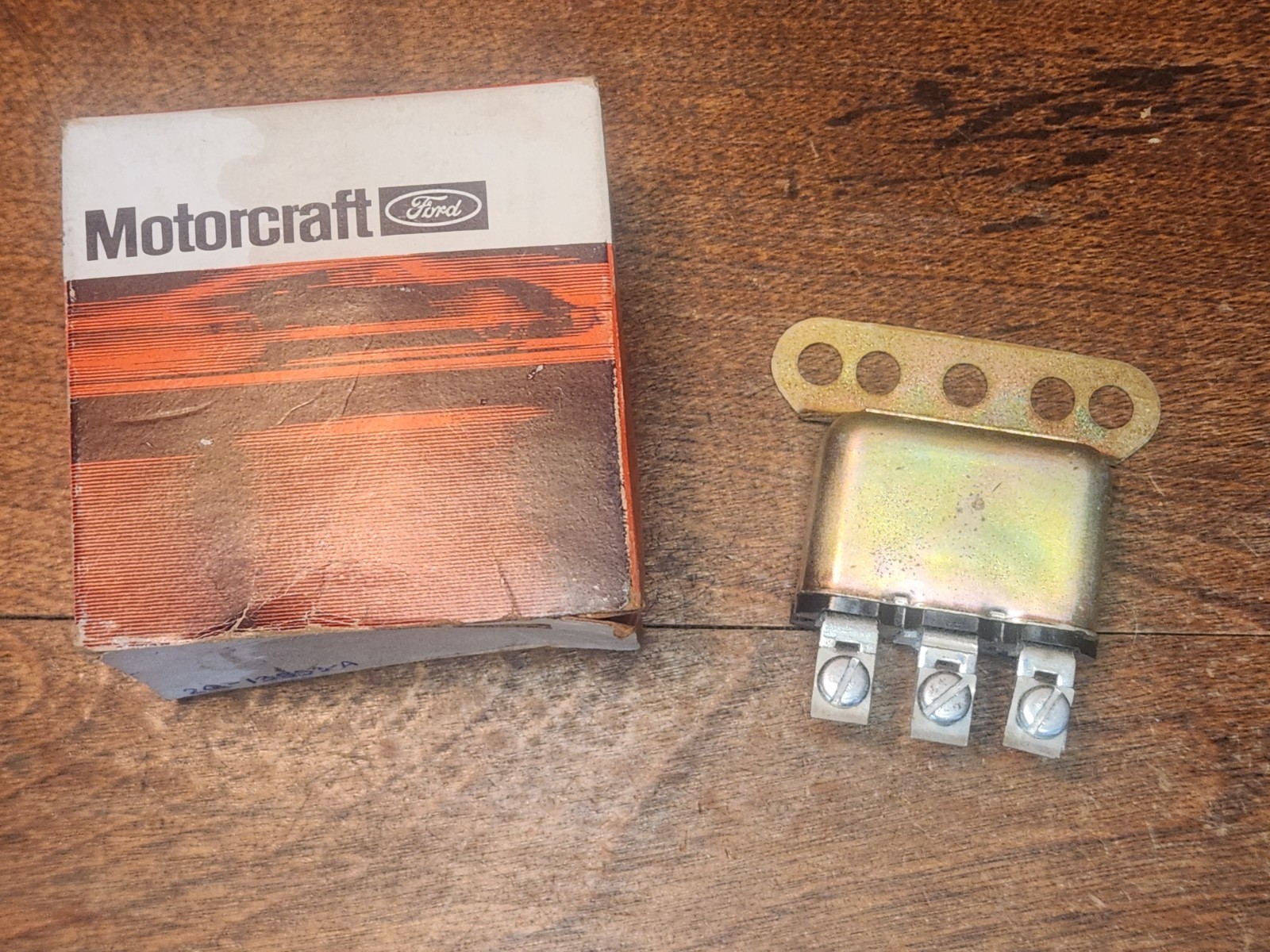 NOS Ford Motorcraft 1956 Fairlane Thunderbird HB-53 HORN RELAY HB-53 2Q-13853-A
