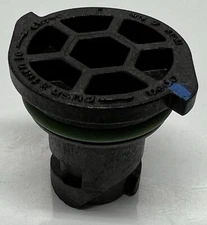 1982821PE / 1982821 Genuine Paccar Drain Tap - Plug OEM - New