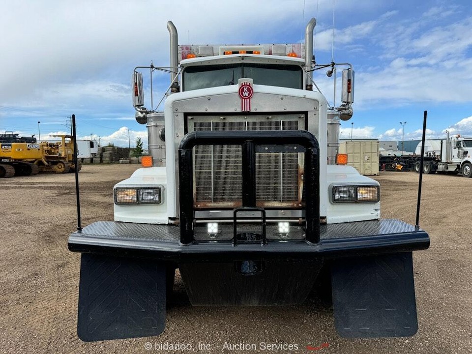 2005 Kenworth C500 19' 6" Texas Bed Winch T/A Tractor Truck RN60 Diesel