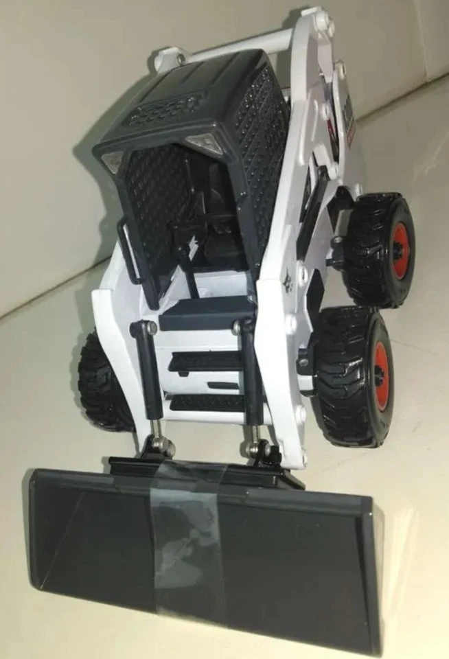 Bobcat A300 All Wheel Steer Loader Model Digger IMPERFECT BOX metal 1:24 1:25 - Image 4 of 4