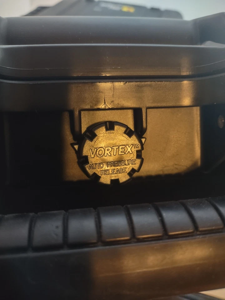 Estuche rígido Pelican IM2050 Storm - negro sin espuma Foto 4 de 4