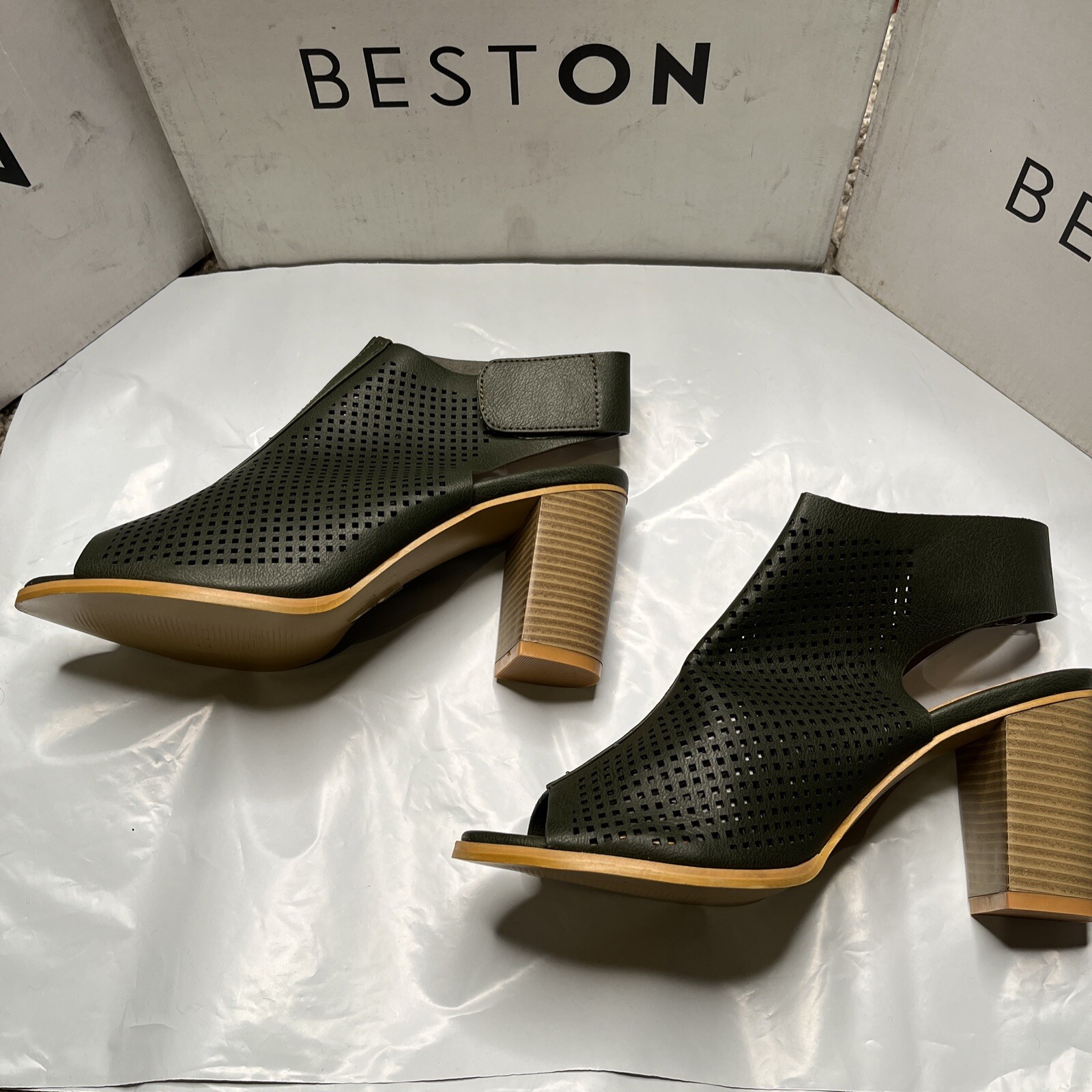 APL Sandalo punta aperta colore oliva misura 8 5 tacco e cinturino alla caviglia