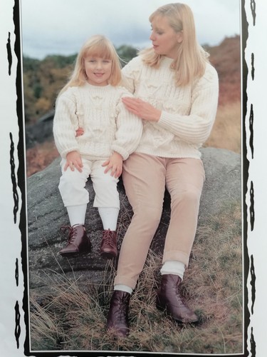 THE ARAN COUNTRY COLLECTION, Designs for all the Family - Knitting Pattern Book - Picture 2 of 9