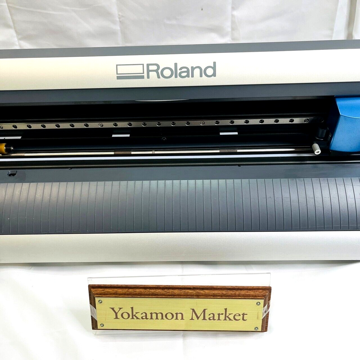 Roland CAMM-1 SERVO GX-24 cutting machine with power cord Roland CAMM-1 SERVO GX-24 cutting machine with power cord