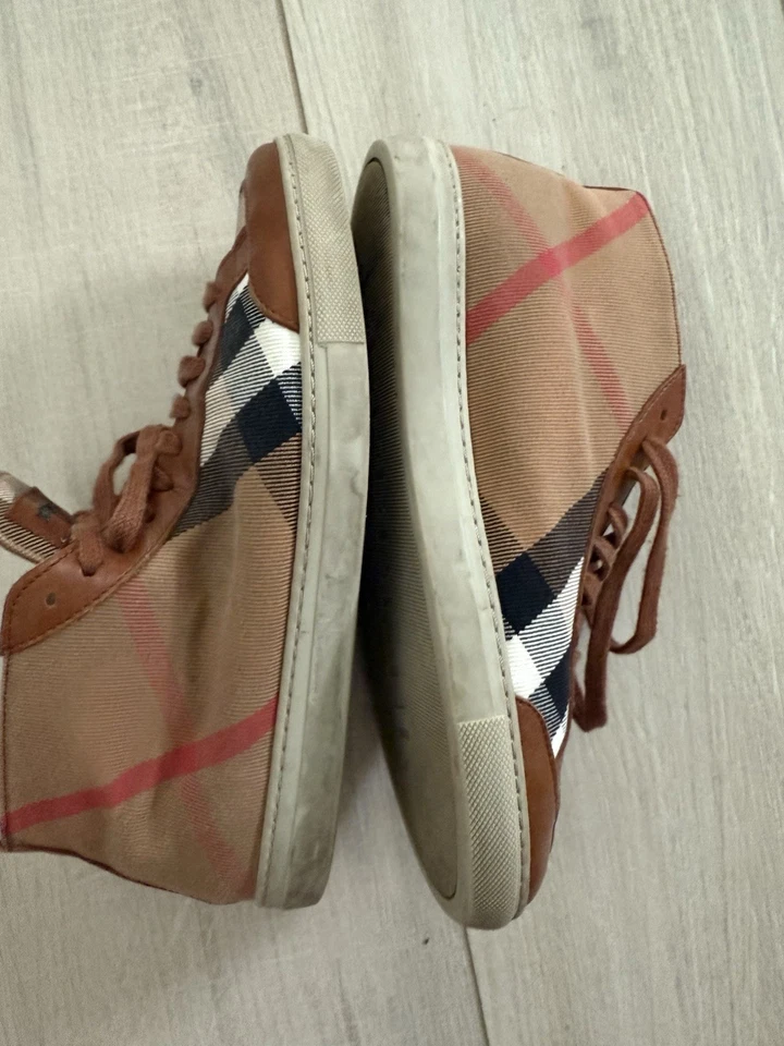 Zapatillas altas de cuero con patrón de cuadros Burberry talla 6 para mujer Foto 4 de 4