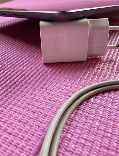 Apple iPad 9. Gen 64GB, Wi-Fi, 10,2 Zoll - Space Grau - Sehr Guter Zustand - Afbeelding 3 van 6