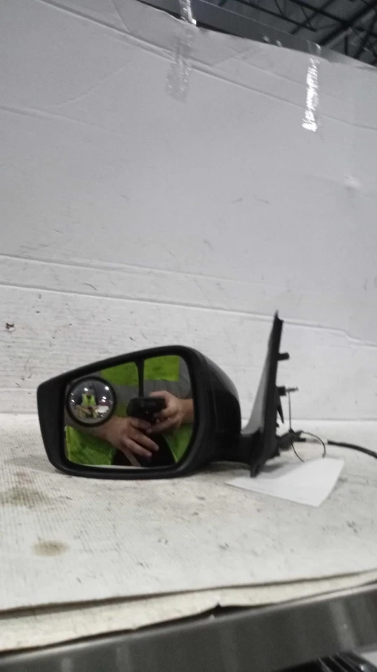 Conjunto de espejo retrovisor izquierdo Nissan Versa 2016 gris OEM usado 62000 millas Foto 2 de 4