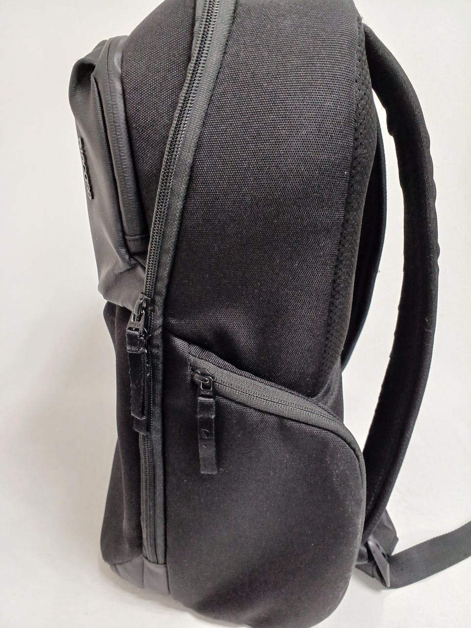 Multifunctional Backpack Model QC 042964 INCASE - image 3