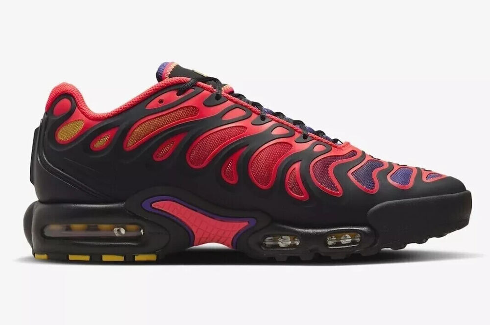 靴 Nike Air Max Plus Tiempo Black 28 The Nike Air Max Plus Gets a Terrace-Inspired Tiempo Upgrade