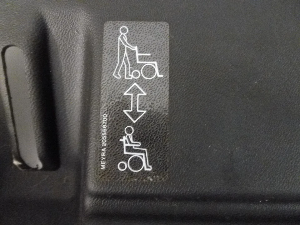 Original Meyra Elektro-Rollstuhl Verkleidung Hauptsicherung FK3 60A - Bild 4 von 4