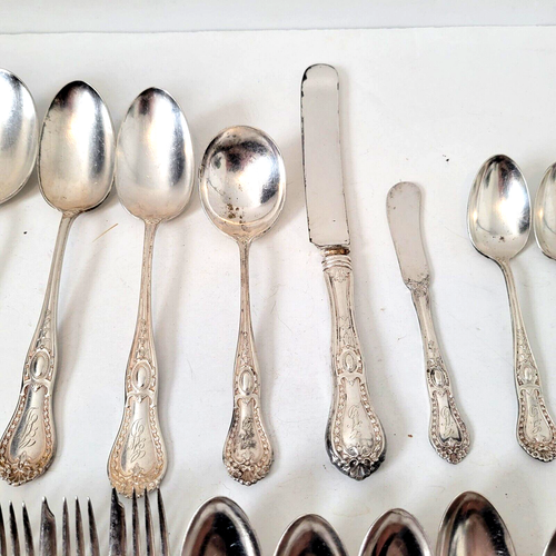 E.H.H. Smith Silver Co Marie Antoinette Silverplate Set of 40 1900's Monogram - Picture 5 of 13