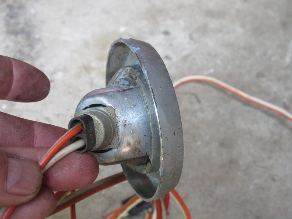 Chevrolet Impala 1963 interior trasero cuarto vela cúpula bisel lámparas - originales Foto 3 de 4