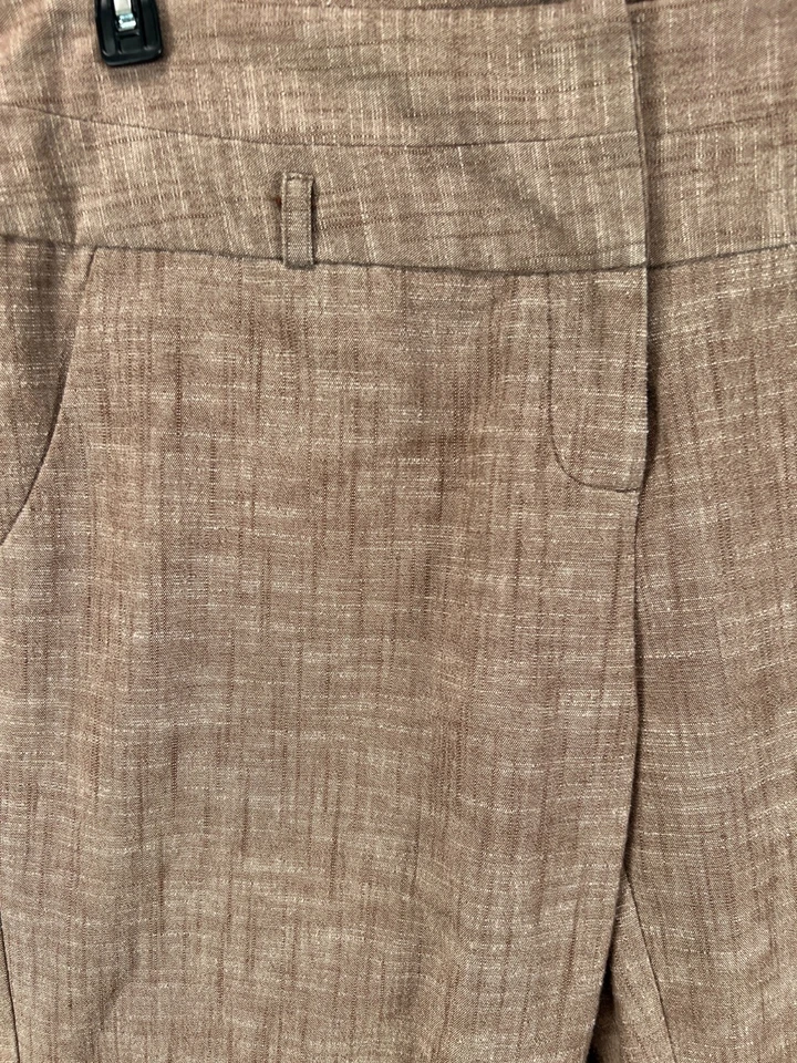 Calça Tracy Evans Limited Feminina 32 Crop Marrom Texturizado Junior 9 Cintura Média 32X19 - Imagem 3 de 4