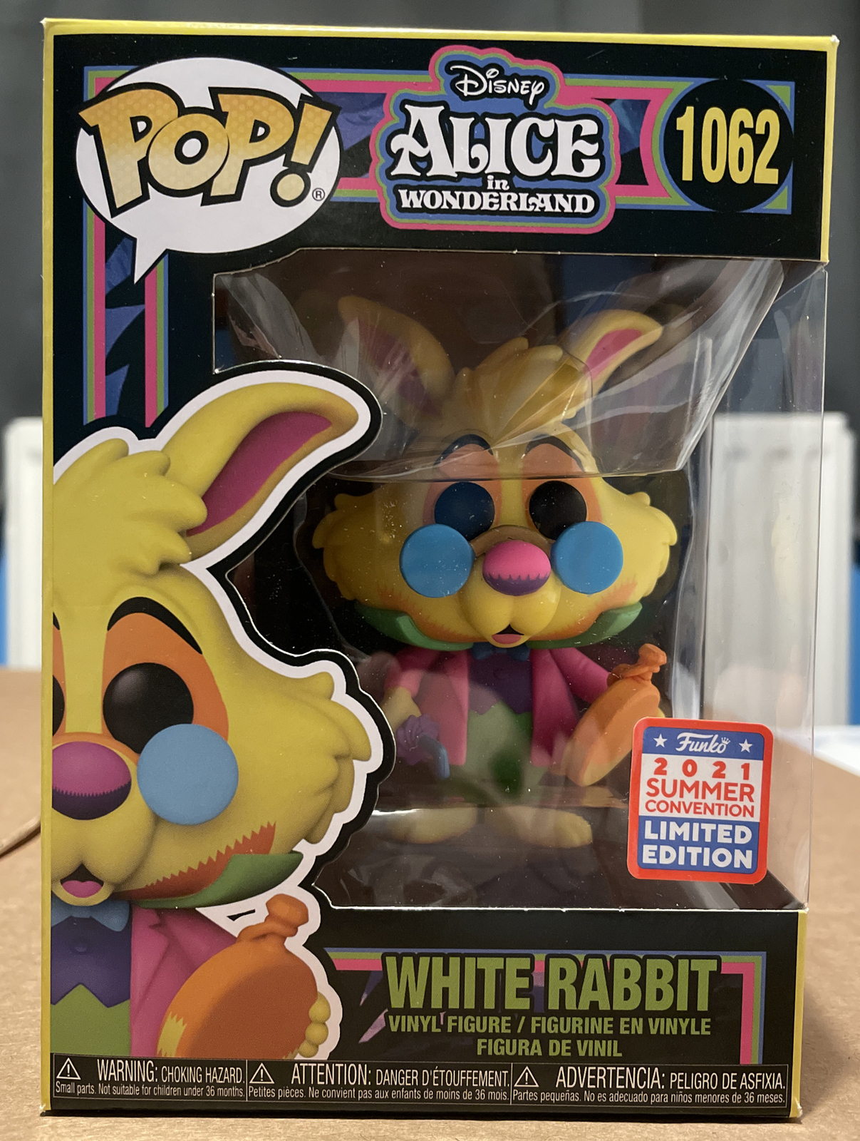 Funko Pop Disney Alicia En El País De Las Maravillas Blacklight #1062 Conejo Blanco.