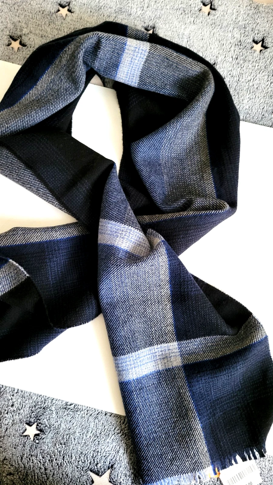 Men's merino wool scarf by Hickey Freeman blue tones in a classic plaid new tags