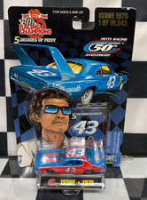 RICHARD PETTY 43 1975 NASCAR RACING CHAMPIONS 1/64 DIECAST CAR 19,043 MADE